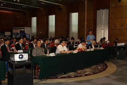 2009年中國民用機場發(fā)展戰(zhàn)略高峰會議在京召開,盧時徹會長出席      