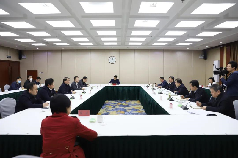 中國信息協(xié)會(huì)副會(huì)長朱玉一行與保定市委書記黨曉龍舉行工作座談